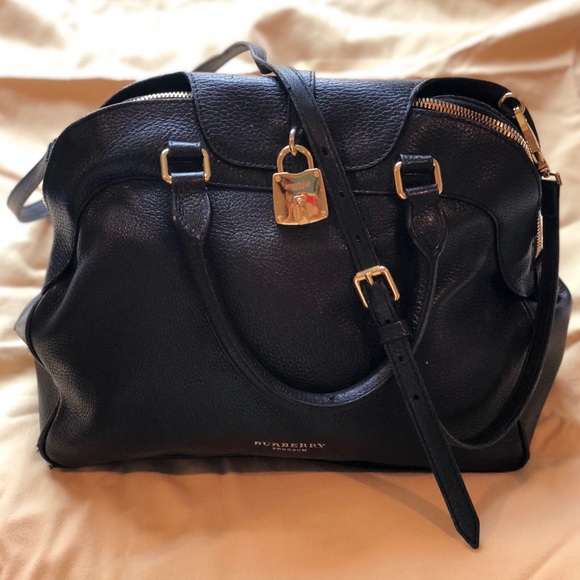 Burberry bag - Picture 1 of 2